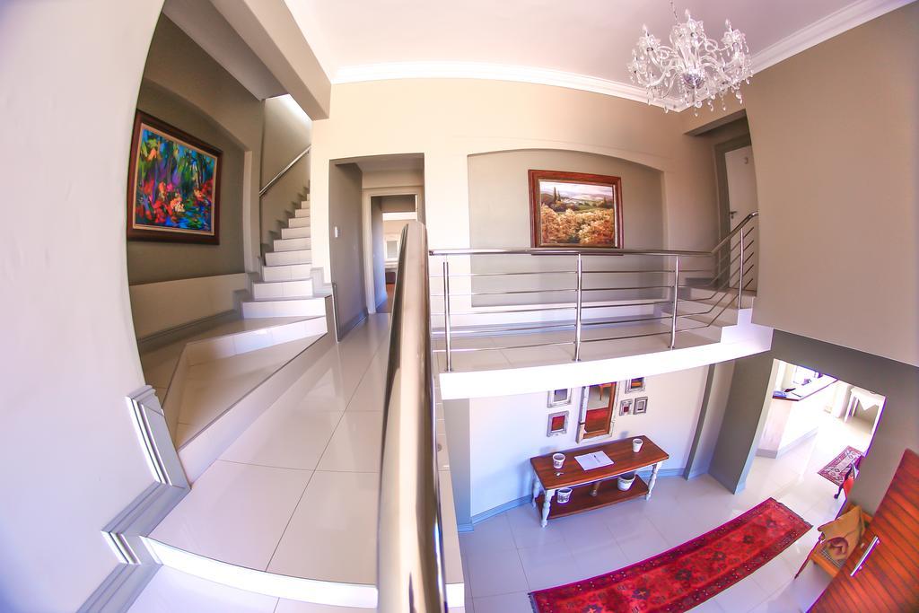 Alabaster Box Guesthouse Лангебан Екстер'єр фото