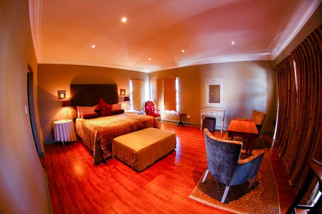 Alabaster Box Guesthouse Лангебан Номер фото